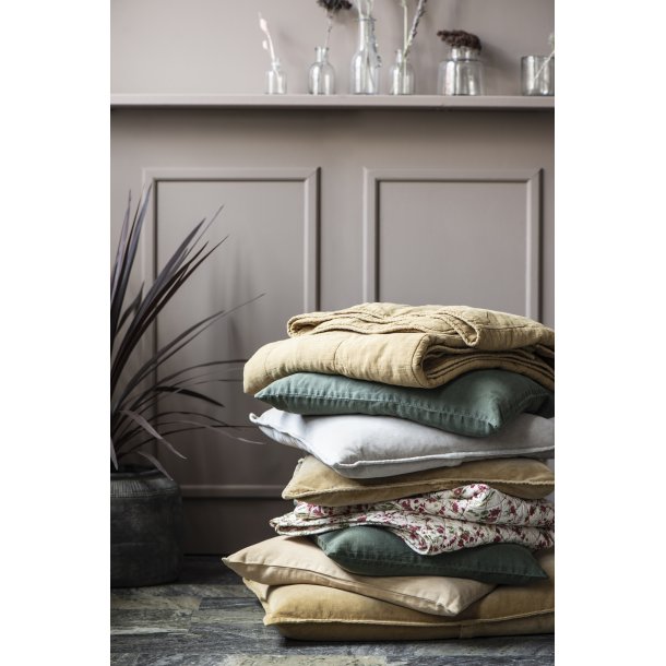 Vintage quilt mustard